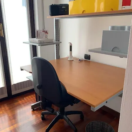 아파트 Near Como, Charming With Fireplace 그란다테